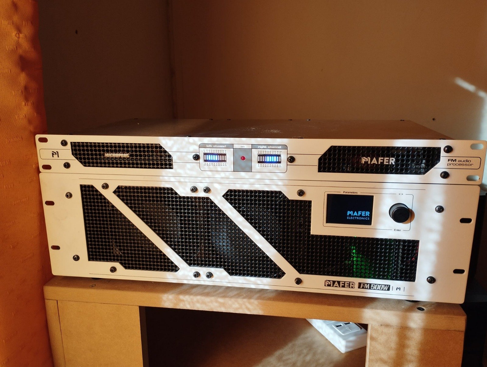 Detalle de equipo Mafer FM 250W